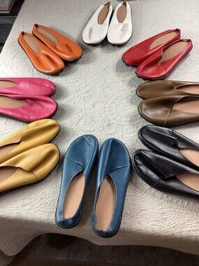 Womens 10 Leather Driving Moccasins Comfort Pod Sole Loafers EU 41*8 Color*NWOB